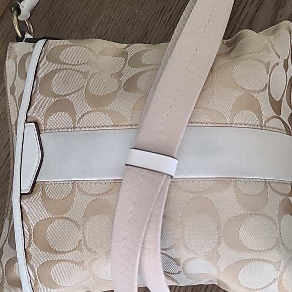 Coach Beige and Cream Crossbody Bag - Picture 8 of 16